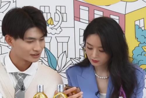 名字|赵丽颖直播不识字,主播尴尬解围圆场,粉丝澄清生僻字被打脸