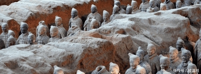 裂开|秦始皇兵马俑是用真人当模具制成的?一尊裂开的兵马俑,解开谜团