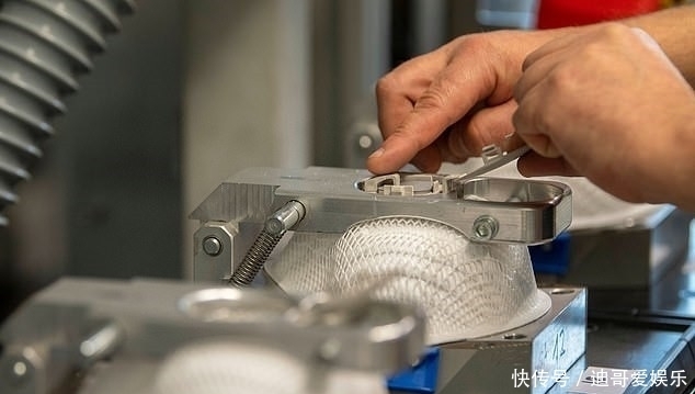 英国卫生和|英国政府被骗了?花4500万买500万只口罩,供应商转头就不认账