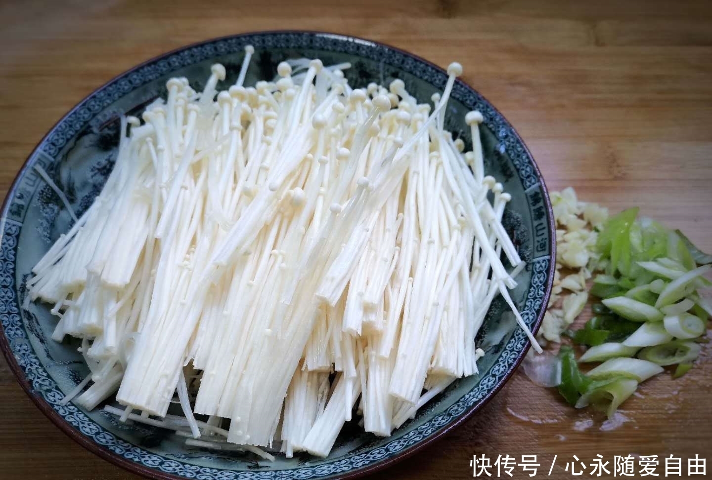 营养|菠菜和“它”天生一对,秋天给孩子吃,营养全还补钙,不懂吃可惜