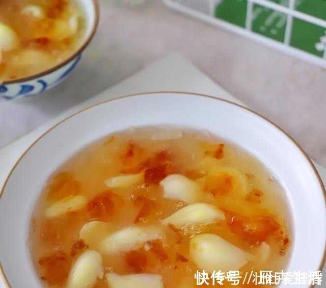 桃胶|夏天，女人要多喝这甜羹，三种食材一起炖，营养滋润，面膜都省了！