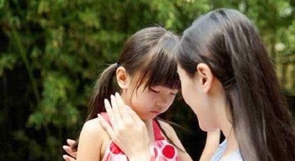 放学|“不想尿尿”,3岁女儿放学后一直抓着裤子,脱下裤子后妈妈泪目
