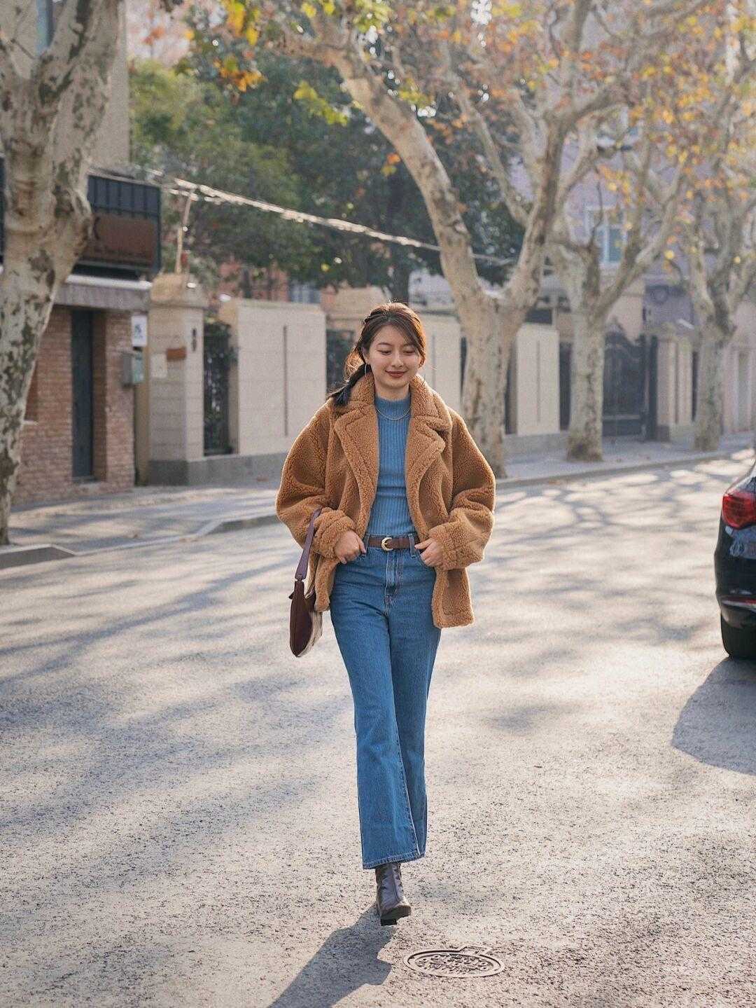 小姐姐|女生如何拥有大长腿?试一试“牛仔裤”这样穿,不仅显瘦还百搭