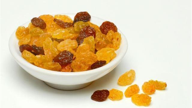 桂圆|葡萄干的“最佳搭档”揭晓,泡水喝,祛湿排宿便,大肚腩不见了