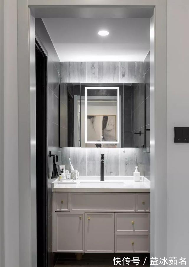 收纳|52平小户型，改造成了两居室，外加一个衣帽间，有格调！