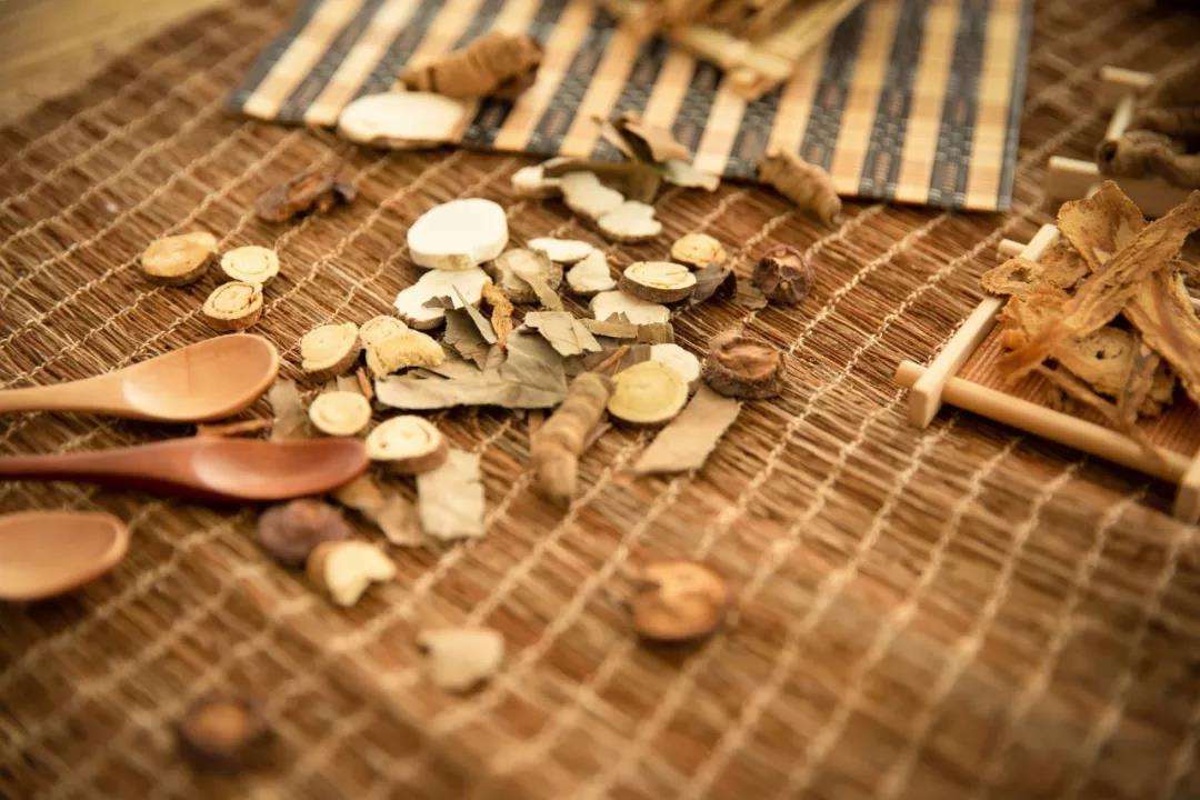 牙疼|气死人的小经方！牙疼三年治不好，五味药立即见效，道理很简单