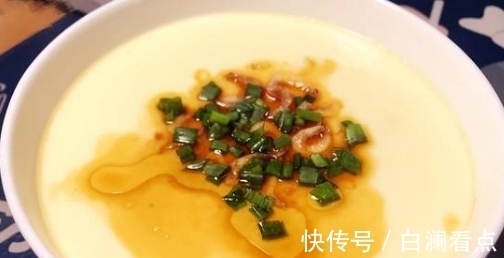 蒸鸡蛋羹也有技巧,光加水太单调,还要加上它,做出来鲜嫩又营养