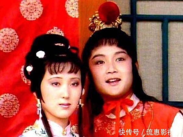 薛宝钗和林黛玉,谁的教养最好两人的贴身丫头早就说明一切!