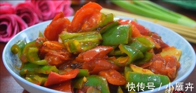 美味|番茄炒辣椒最好吃的做法,简单美味又下饭,看看你喜欢吃不?