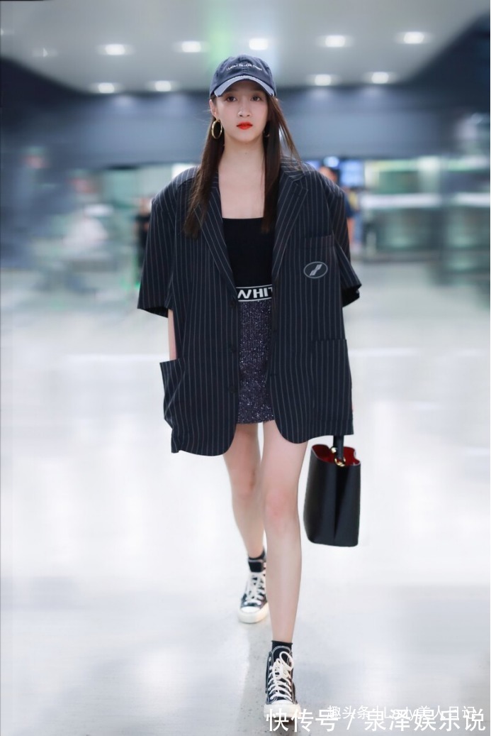 包臀裙 西装+运动内衣简直绝了!秋天这样穿得炸街,早秋穿搭安排好了