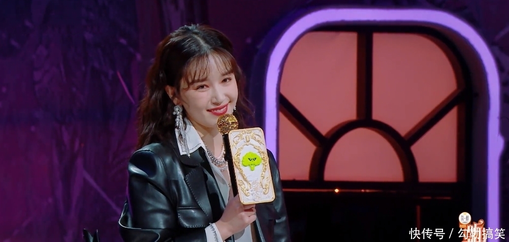 《听姐说》首播:十八位女星一个比一个尴尬,王子文全程“吃瓜”