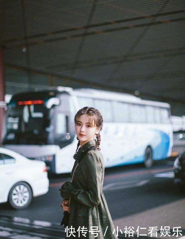 长卷发|丸子头已经不流行了,今年这5种“发型”是真火,简单大方显脸小