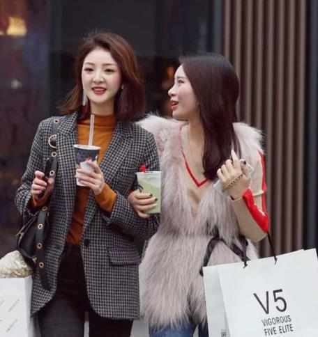 冬天|街拍:冬天也可以很美丽,看看美女都怎么穿