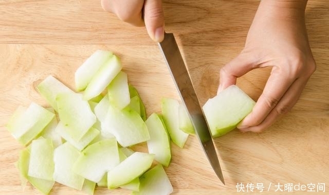 用冬瓜|吃冬瓜时，不要扔掉冬瓜皮、冬瓜子！是治4种疾病的良方