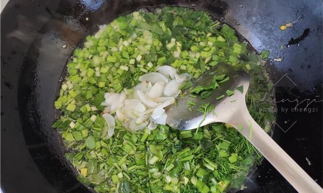 正月初七也称“人日”,记得吃七菜羹,每菜都有寓意,讨个好彩头