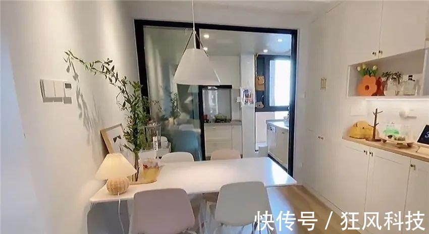 玄关鞋柜|姑娘住进套内70㎡小家,空间虽小却温馨感满满,网友:爱了