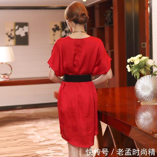 纯色|29-47岁女人,穿纯色通勤连衣裙,不管是上班还是逛街都适合