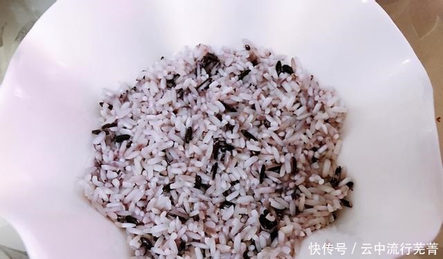 年夜饭不能少了八宝饭，象征着团圆美好，好做好吃又好看
