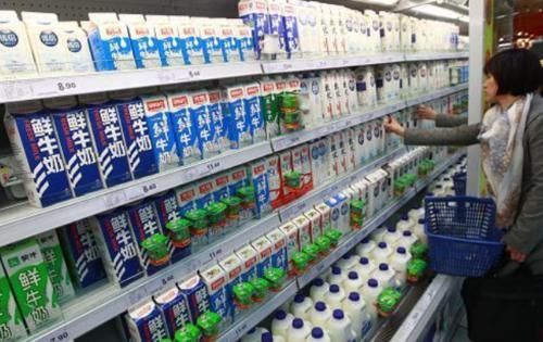 袋装|买牛奶，袋装瓶装盒装有啥不一样超市员工区别大，很多人买错