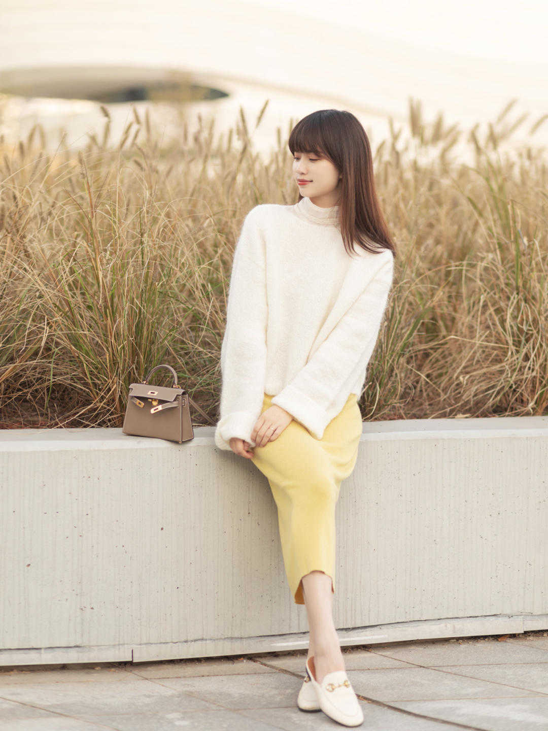 半身裙|如何打造法式风格?条纹T恤搭配白色阔腿裤,显得高级又时髦