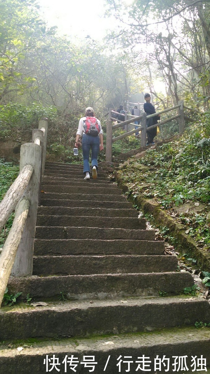 心跳巨石山