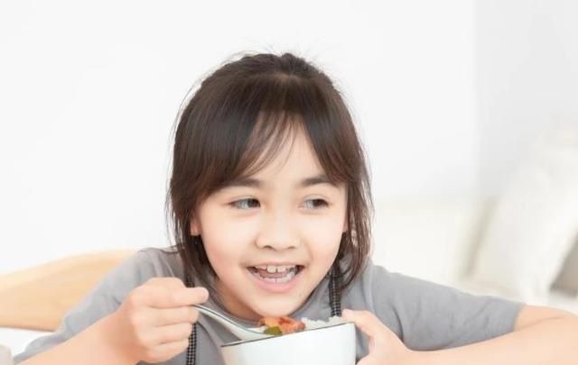 女儿|家里要是有女儿,这4件事一定要让她知道,而且越早越好!