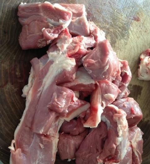 羊肉汤|炖羊肉，不用放太多香料，这三种就够了，肉软烂不臭，汤浓美