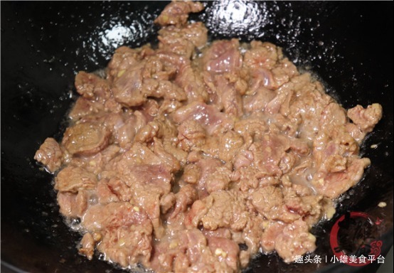 腌牛肉千万别放盐了，大厨教你一个决窍，鲜嫩不柴，水煮生炒通用