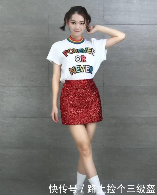 青春美少女|段奥娟终于换发型,剪波波头减龄显脸小,夏季这款发型很适合!