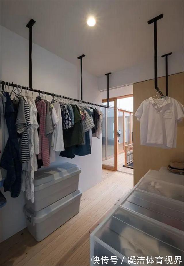 收纳|日本衣帽间太有看头!一块搁板都不用却收拾的很整洁?看完想拆家