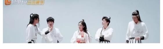 邓伦|《密逃3》邓伦比心功再现江湖，杨幂故地重游《三生三世》狐狸洞