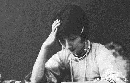 徐志摩死前,拜托好友照顾娇妻陆小曼,谁知两人竟同居整整30年