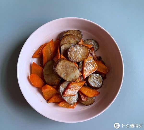 精灵|奶爸准备的晚餐,鱼虾配青菜,花钱不多吃得舒服,网友:用心生活