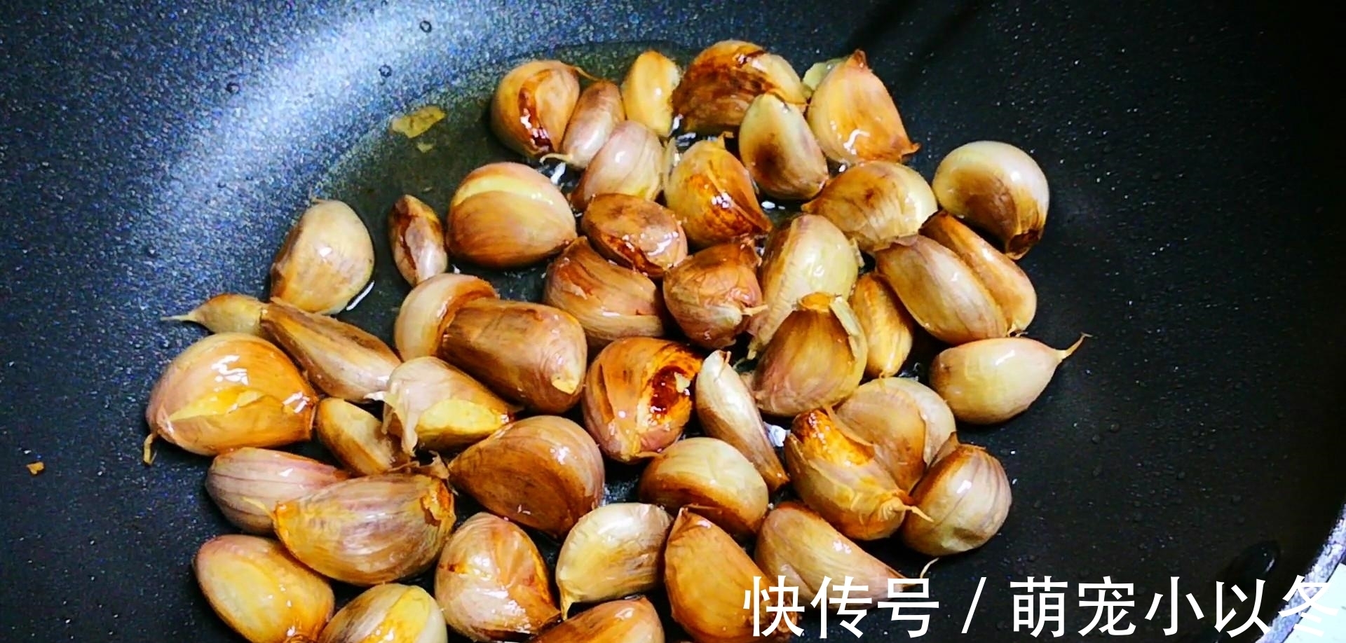 入秋后，大葱韭菜靠边站，这食材家里不要断，炒一炒，吃着特别香