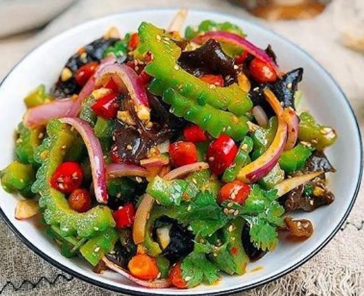 三伏天,农村阿婆常吃这3道家常菜,没肉却很下饭,每天吃都不腻