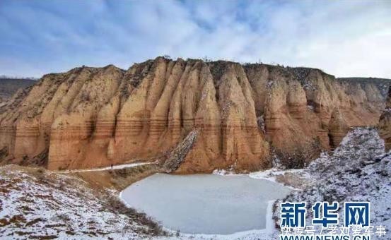 雪落|雪落“丹霞” 黑马坡红土地质公园披银装