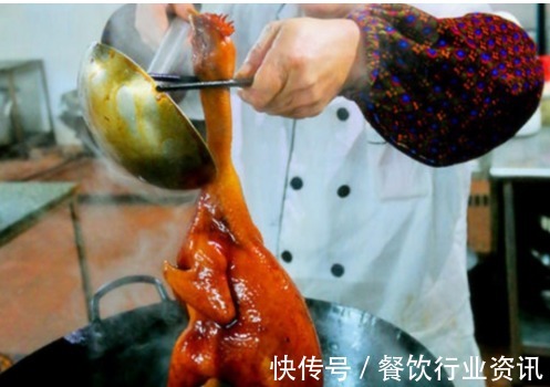 鸡皮|做了55年的豉油鸡，豉油不是重点！大厨教你正宗的做法，飘香百米