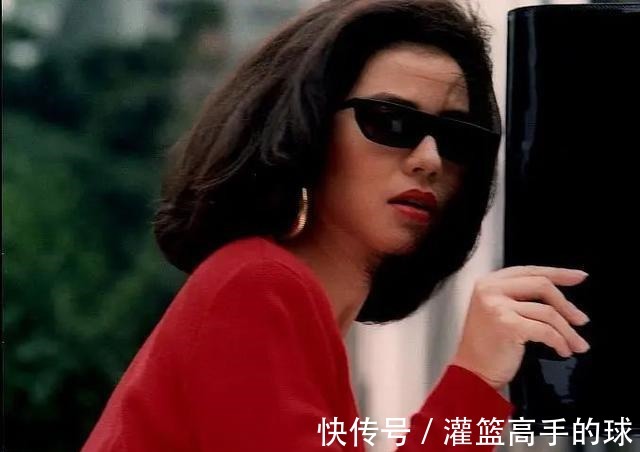 红色|完形填空从90年代火到21世纪的是____的长裙和____的头发！