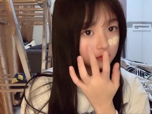 淡妆|女学生化了款修颜淡妆,看到效果后其他女生羡慕了,男生:直接就想表白