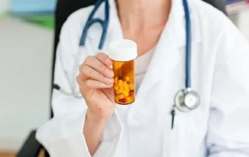 肠胃疾病|提醒:长期吃降压药者,要留意身上3种变化,很重要