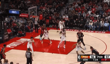 佩恩|關(guān)鍵球！鮑威爾單打佩恩打中2+1，開拓者領(lǐng)先4分