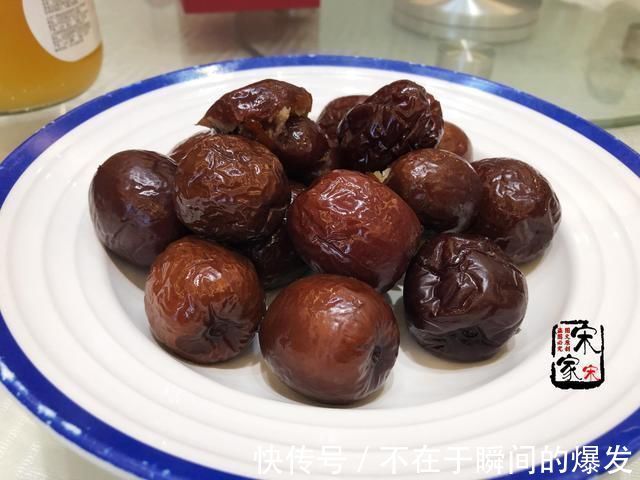 孩子|孩子3周岁宴席，880元标准上了27道菜，客人吃完竟说贵了