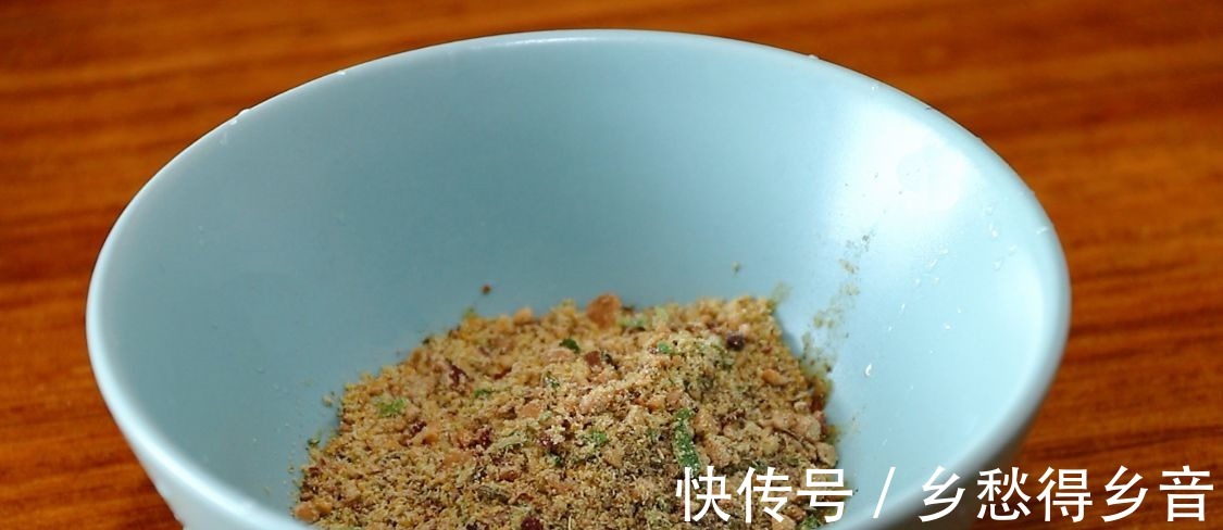 锡箔|脆皮五花肉的家常做法,搭配甜辣酱,开胃又解腻,特别的好吃!