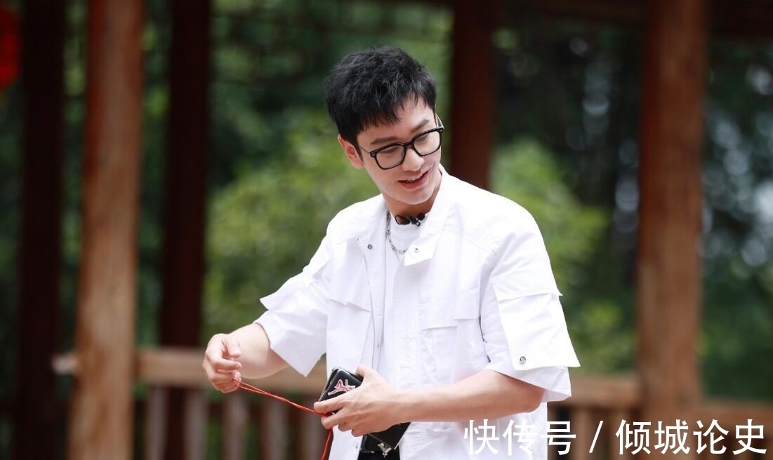 宁静|宁静和黄晓明爆发了矛盾，全网都心疼黄晓明，我倒觉得宁静更可怜