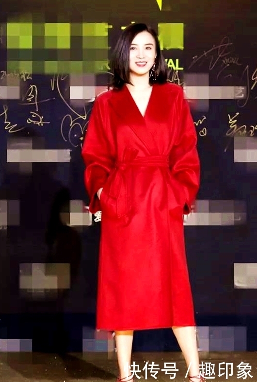 红色|冬季想抢眼吸睛?红色大衣是不错的选择,推荐这7款搭配