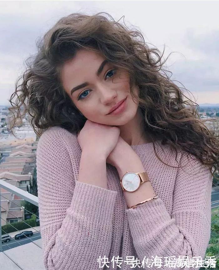 卷发 中年女性换新发型,注意避开这4款,低级没气质,另外4款更合适