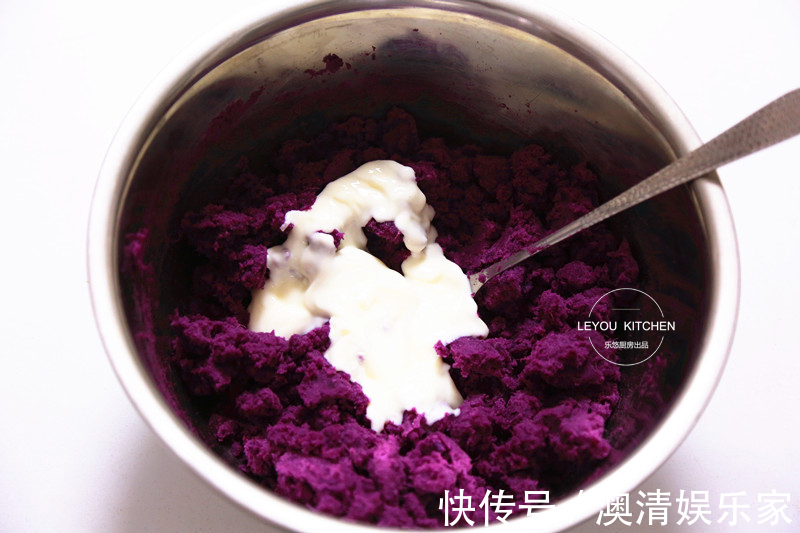 蒸锅|减肥也可以吃的点心，热量不高，口感软糯细腻，在家用蒸锅就能做