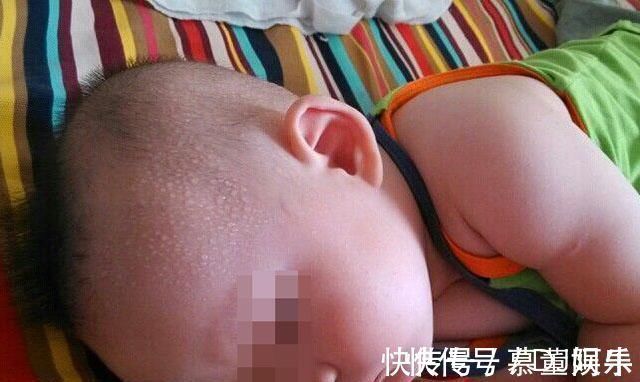 蕾蕾|孩子睡觉时,若有这3个表现,多半是疾病发出的信号,妈妈要留心