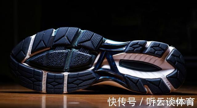 鞋面 懂鞋的人通常会买3双跑鞋,名气不大,但都是性价比之选