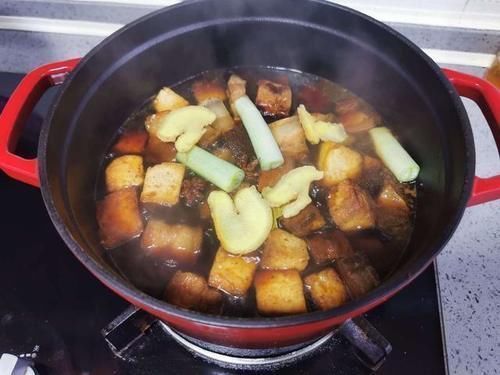 超市的猪肉很便宜,为什么市场的就很贵,卖菜的人才知道的内幕